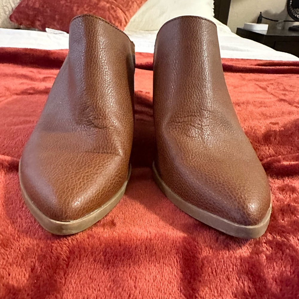 Universal Thread heel Size 10 - Picture 2 of 3